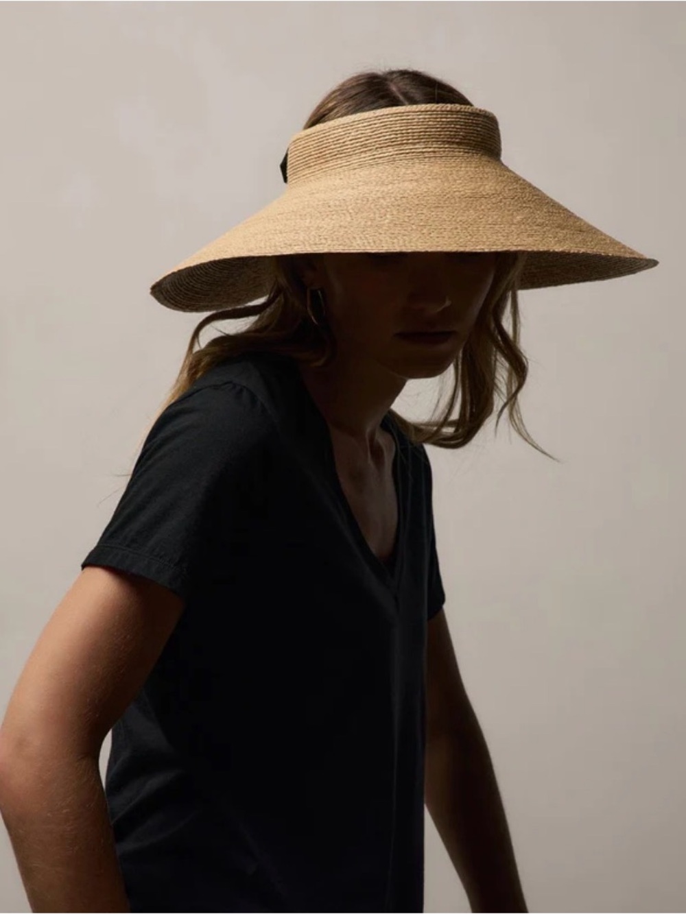 Janessa Leone Birdie Visor Sun Hat Natural Raffia Visor with Black Leather Trim - Picture 3 of 9